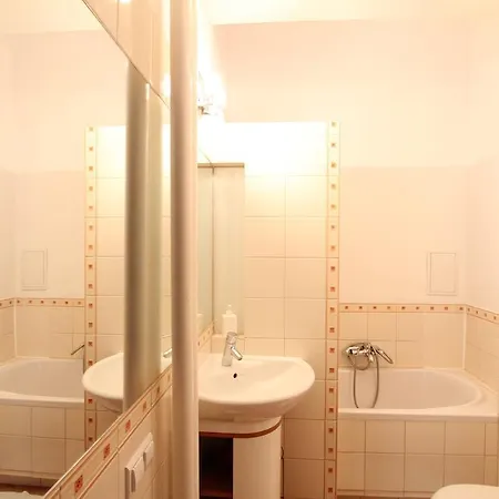 Warsaw City Apartments *